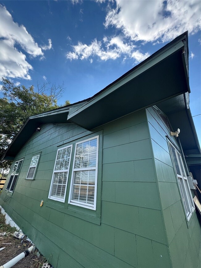 Building Photo - 7319 TX-36