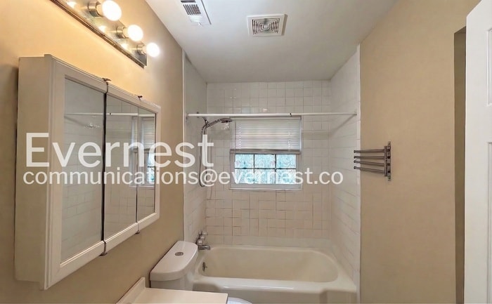 Building Photo - 1525 Kirby Ave