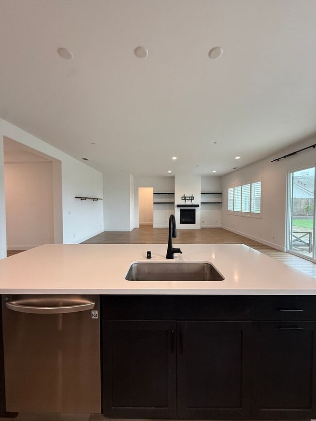 Building Photo - Executive Single-Story Living in Vintage Ranch/Rice Ranch Community