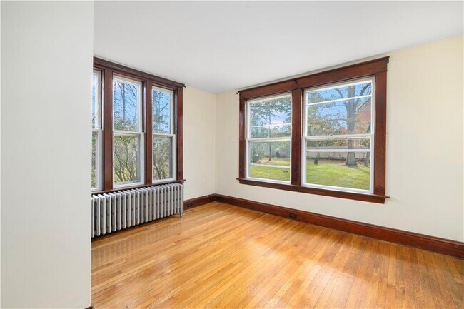 Building Photo - 31 Cranston Ave