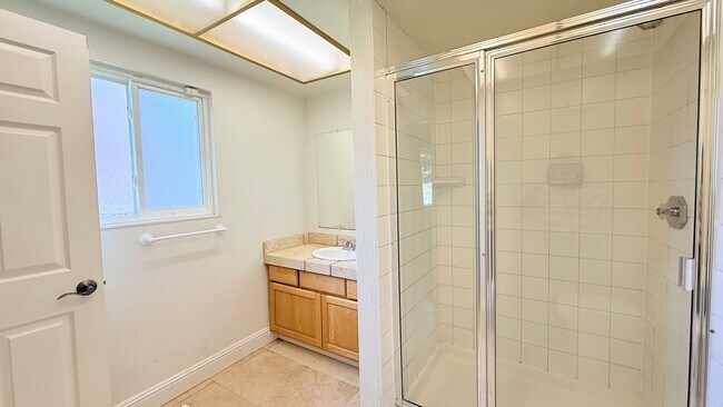 Building Photo - Charming and Move-in Ready, 4BD/2BA, Single-Story Home in Twin Creeks South Estates, San Ramon- A...