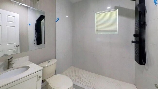 Building Photo - 2726 Miami Terrace