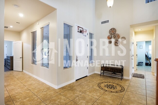 Building Photo - Beautiful Large Home NOT FURNISHED with Pool in Villago Community