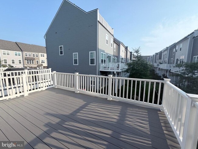 Building Photo - 17958 Woods Overlook Dr