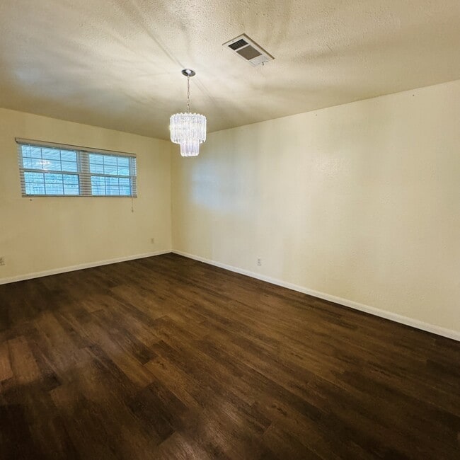 Building Photo - 306 Landry Dr