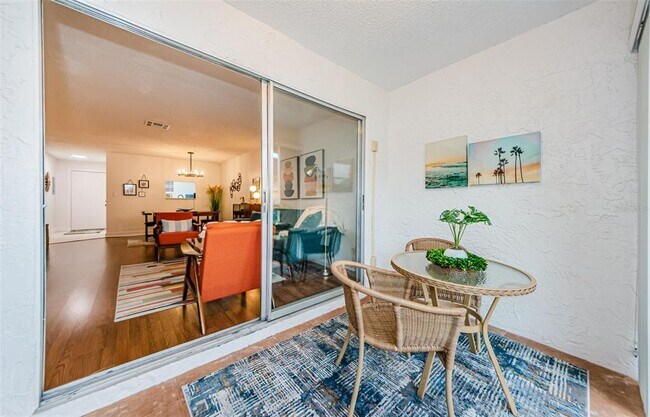 Building Photo - 601 N Hercules Ave