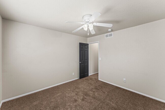 Building Photo - Wonderful Home