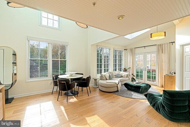 Building Photo - 3350 17th St NW