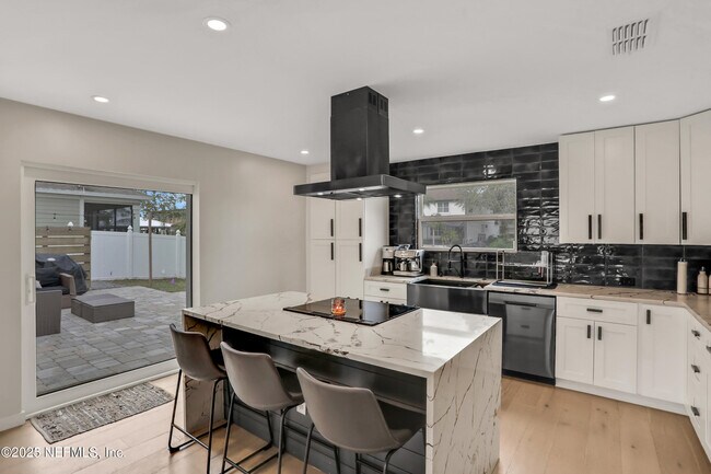 Building Photo - 4434 Coquina Dr