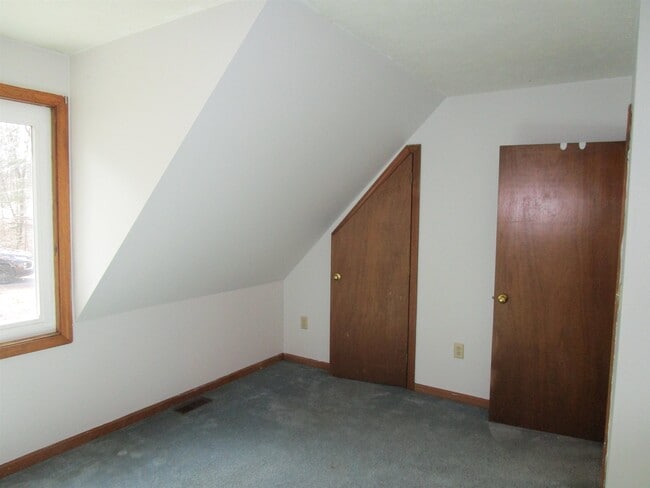 Building Photo - 24 Bobbys Ln