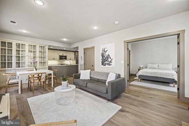 Building Photo - 3220 Grace St NW