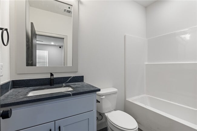 Building Photo - 1121 Whistler St