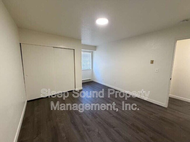 Building Photo - 2831 SW Dolph Ct