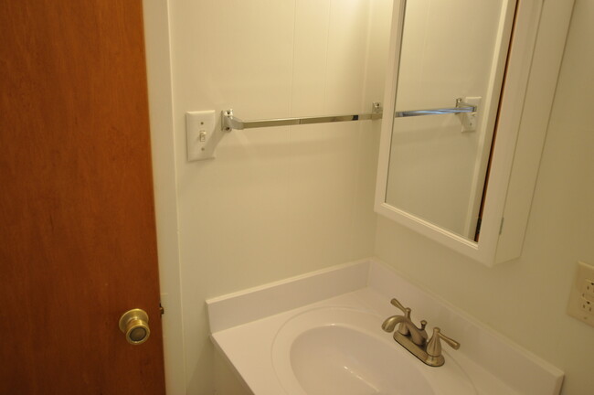 Building Photo - COMING SOON! 3 Bedroom 1.5 Bath Rental in ...