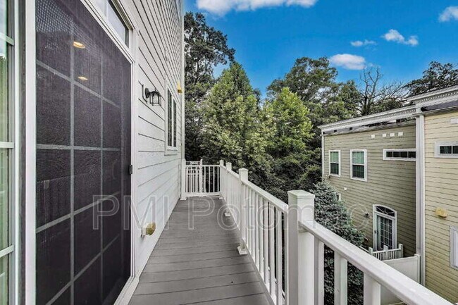 Building Photo - 2133 Little Sorrel Way