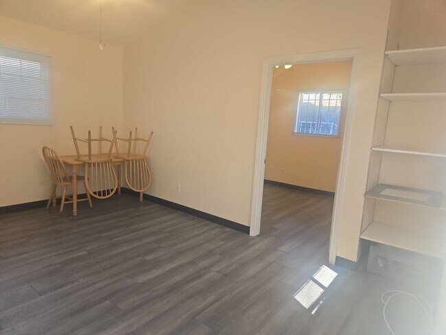 Building Photo - Must see this Large  one bedrom one bath  ADU home with availalbe off street parking.