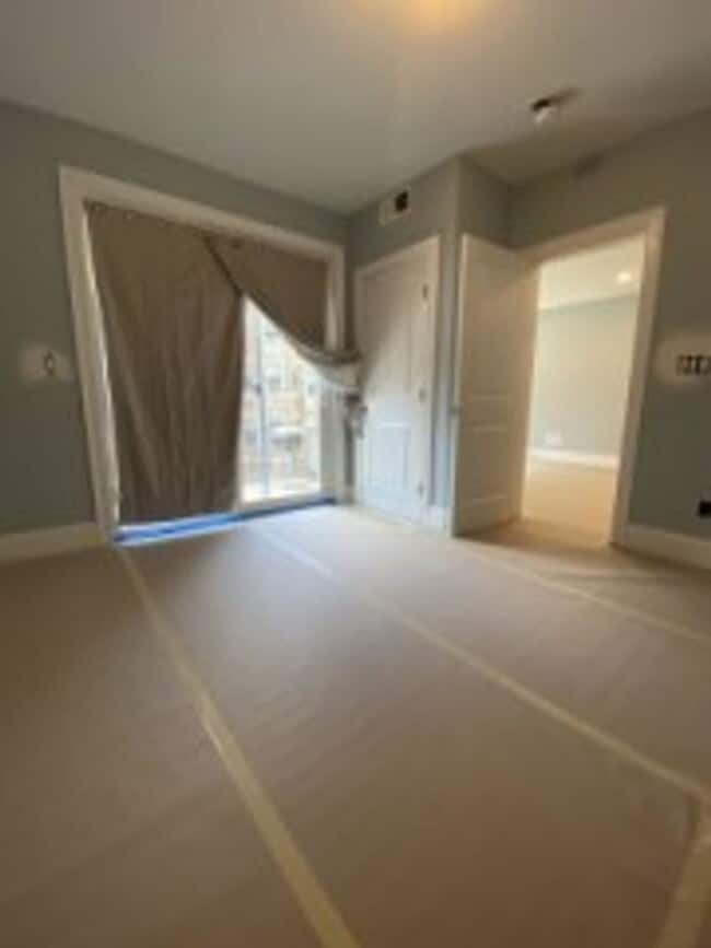 Building Photo - Allston - 5 bed 2 bath - 9/1/26