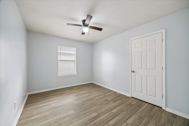 Building Photo - 19715 Billineys Park Dr