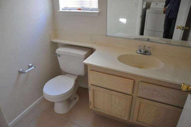 Building Photo - 3332 Mariner Bay St