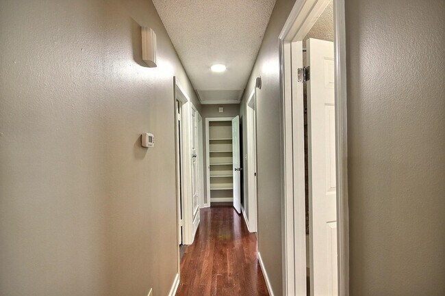 Building Photo - 1074 Tararidge Dr