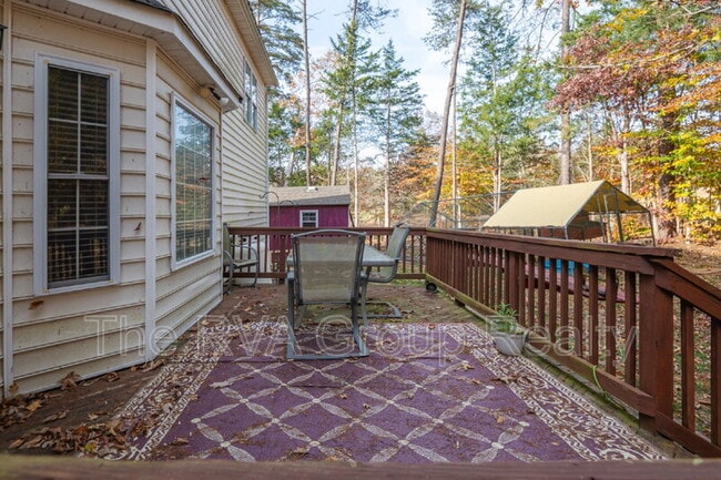 Building Photo - 79 River Run Ln