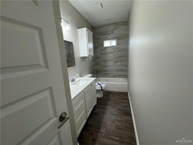 Building Photo - 1612 Canelo Dr