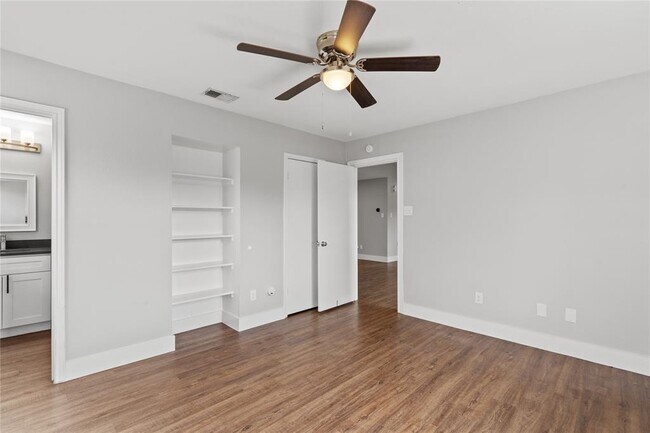 Building Photo - 602 Peterson St