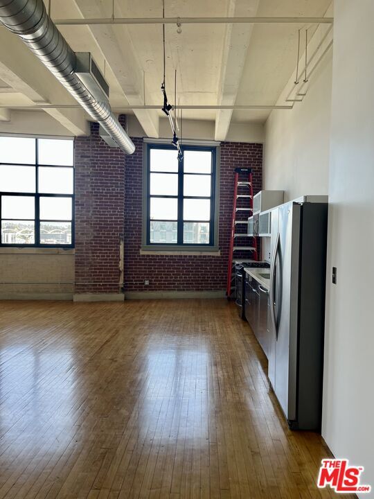 Building Photo - 1850 Industrial St