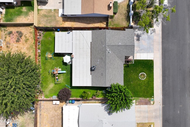 Building Photo - 44202 4th St E