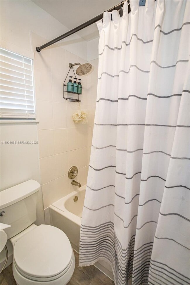 Building Photo - 9341 Green Meadows Way