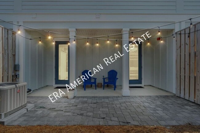 Building Photo - 4923 E County Hwy 30A