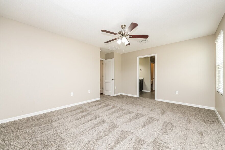 Building Photo - 10430 Whispering Hammock Dr