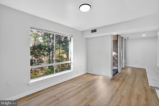 Building Photo - 8481 Greenbelt Rd