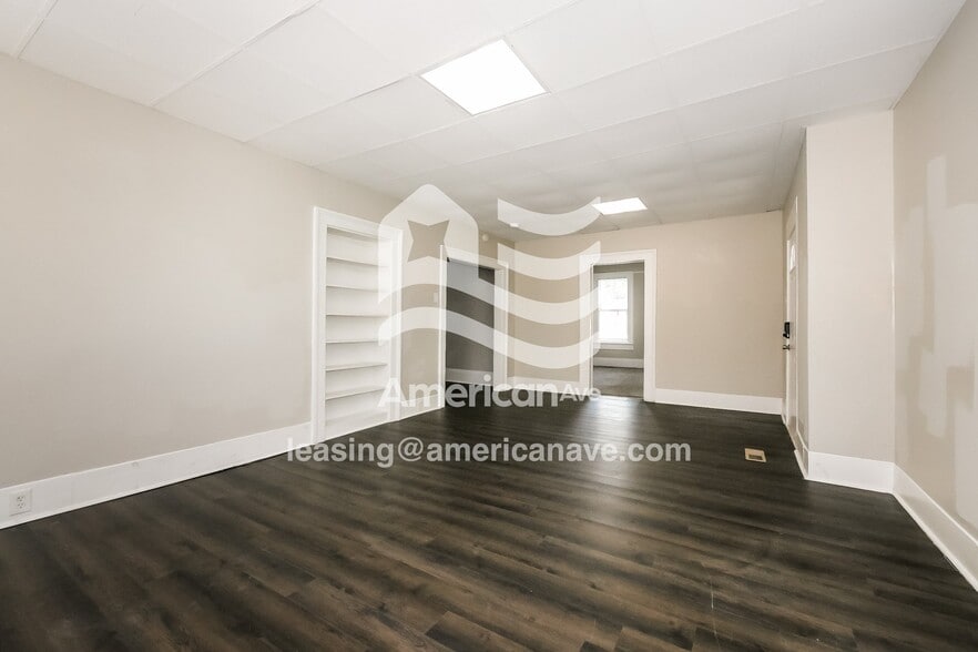 Building Photo - 327 Alford St