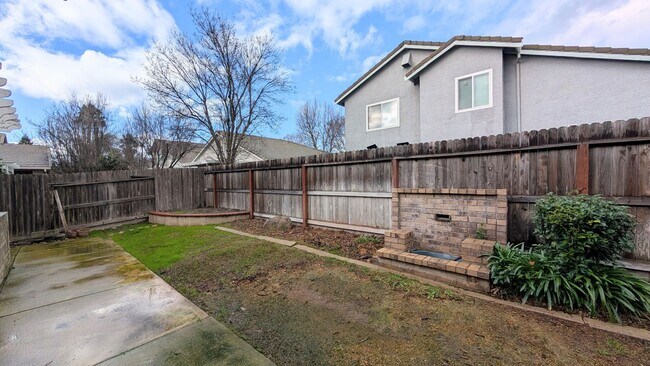 Building Photo - Very cute Single Story Single Family in Elk Grove