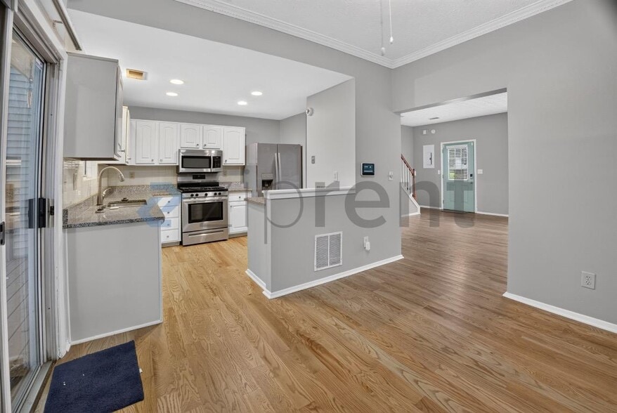 Building Photo - Unit N/A