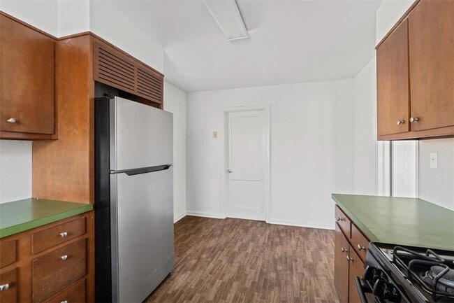 Building Photo - 449 10th St NW