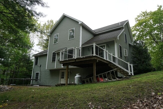 Building Photo - 60 Rockwood Dr