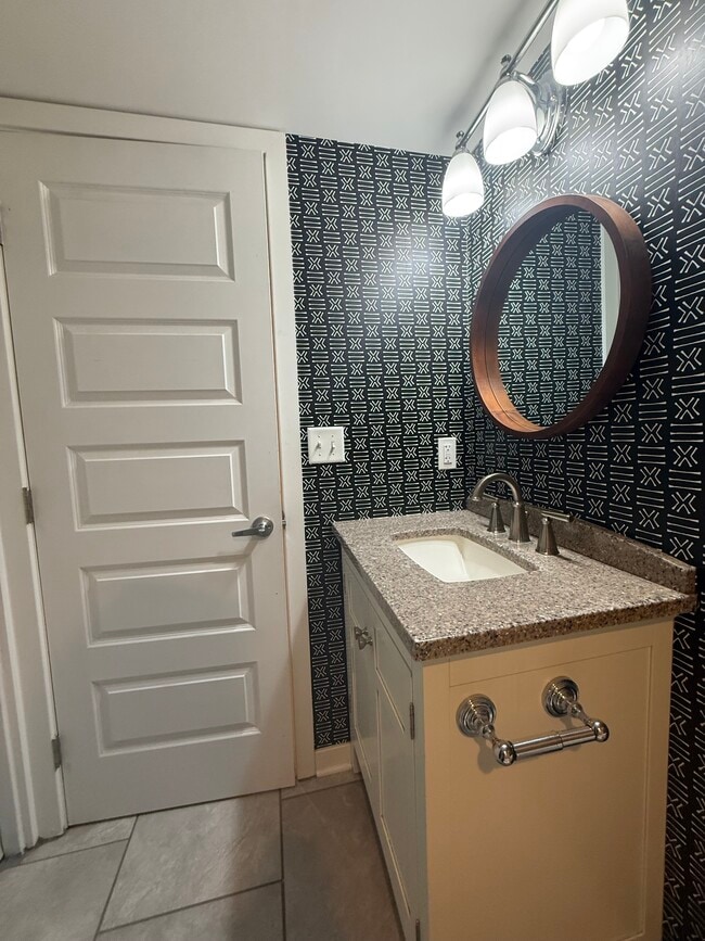 Building Photo - 149 N Potomac St