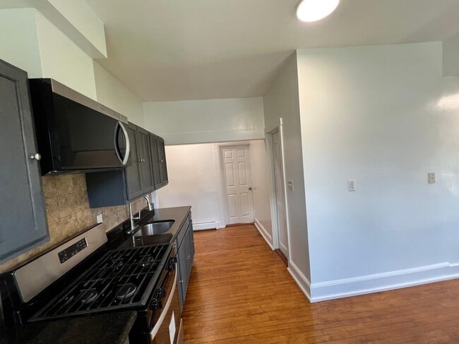 Building Photo - 58 Standish St