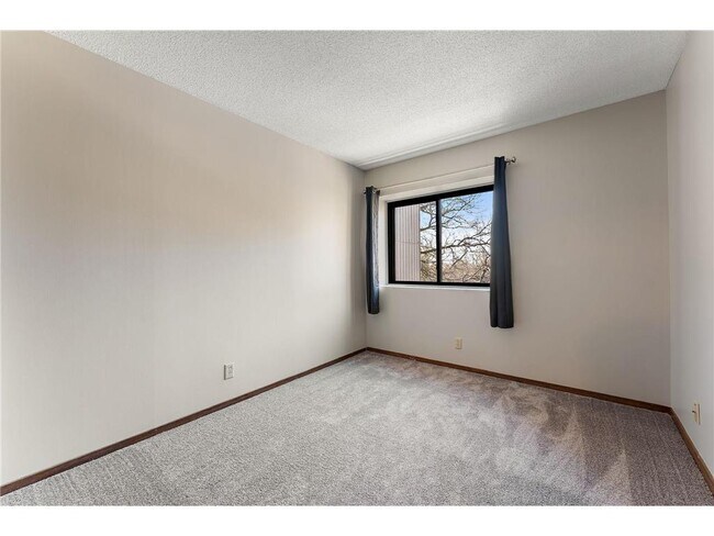 Building Photo - 311 Pleasant Ave