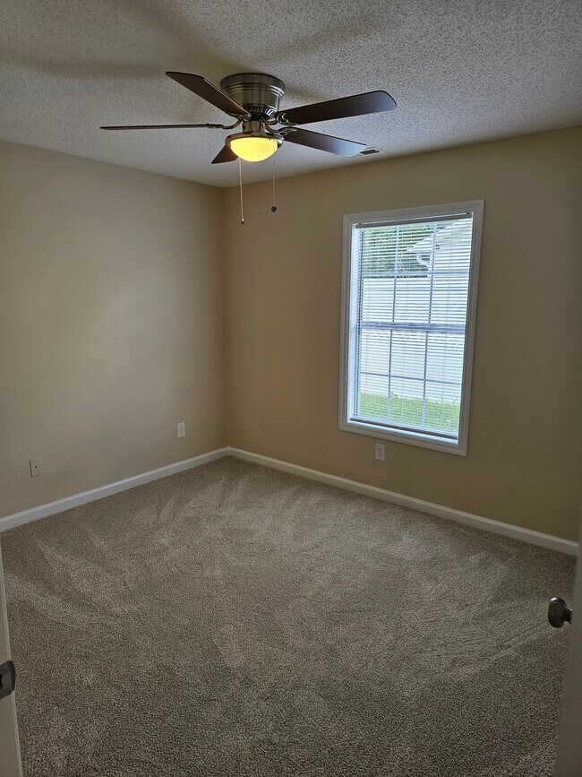 Building Photo - 1802/1804 Barberry Dr