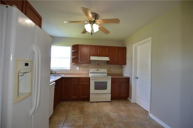 Building Photo - Sebastian rental