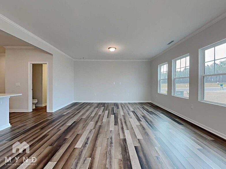 Building Photo - 1601 Trembley Pk Dr