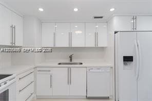 Building Photo - 9511 Collins Ave