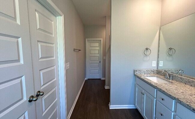 Building Photo - 1027 Echo Rdg Rd