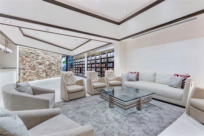 Building Photo - 2 Grove Isle Dr