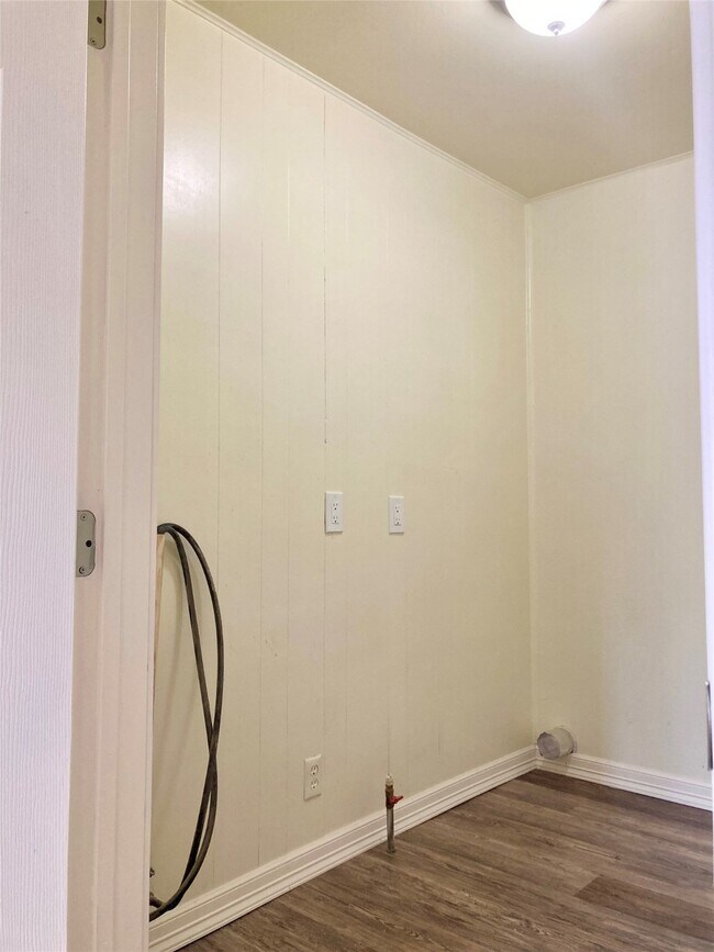 Building Photo - 7125 Goforth St