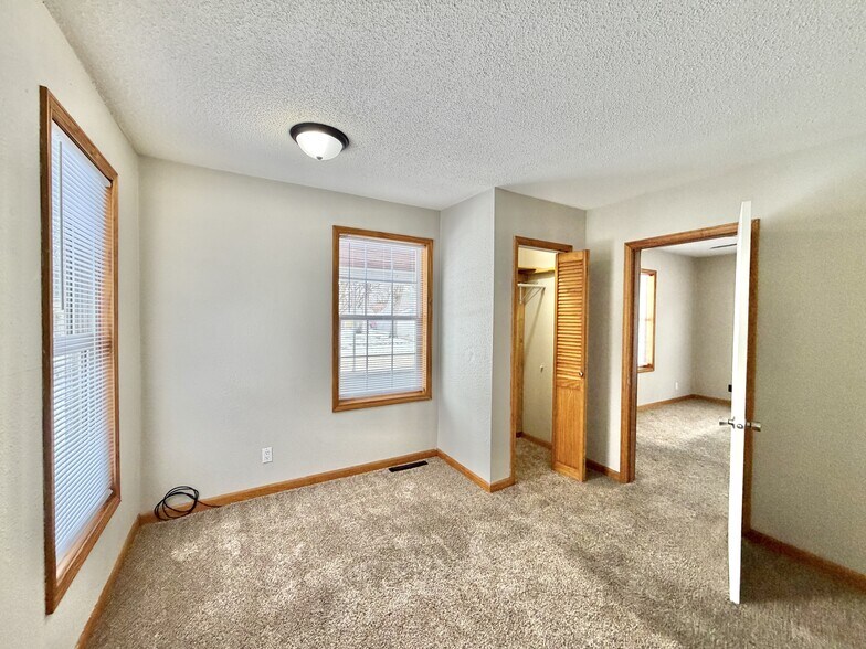 Building Photo - 1014 10th St