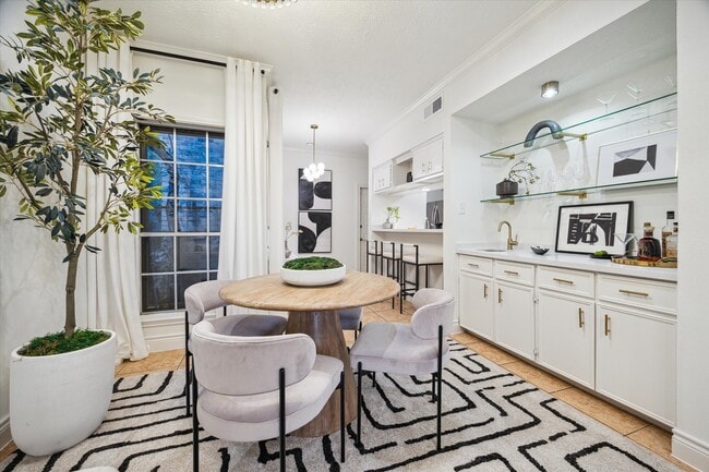 Building Photo - 6721 Belmont St